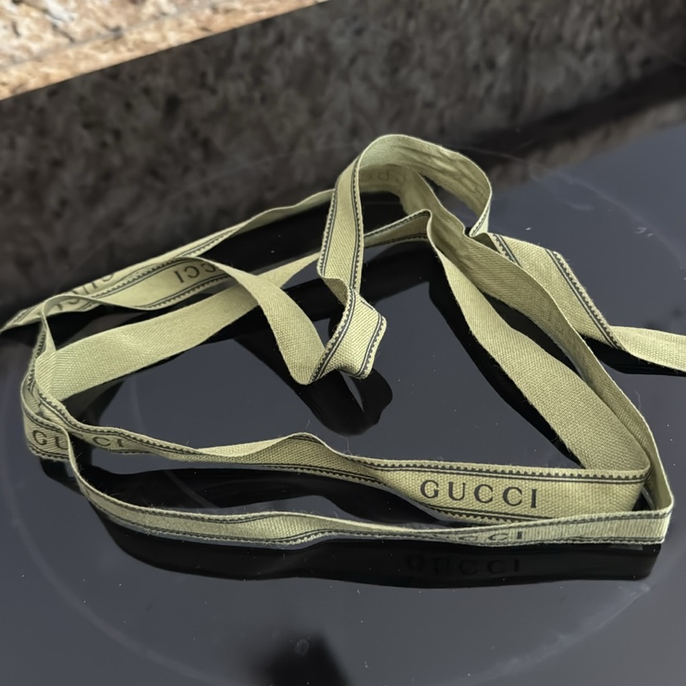 Authentic Gucci Ribbon - Picture 3 of 4